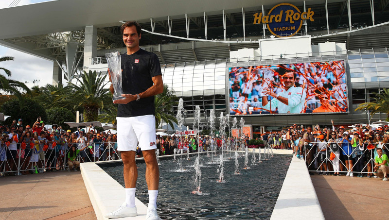 Federers neitralizē Isnera servi un ceturto reizi uzvar Maiami