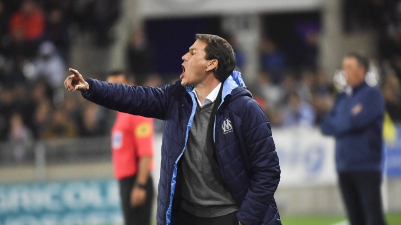 "Lyon" Blāna vietā nolīgst Garsiju, "Inter" uz vairākiem mēnešiem zaudē Sančesu