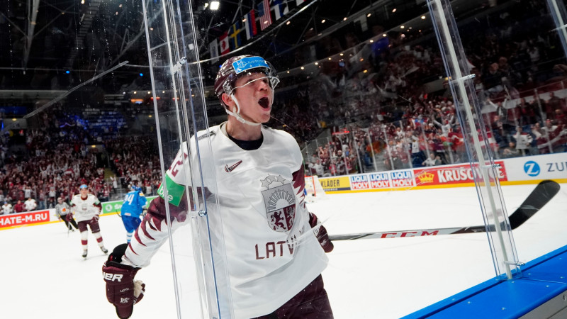 Itāļi savu vārtsargu atstāj likteņa varā, Latvija svin otro uzvaru turnīrā