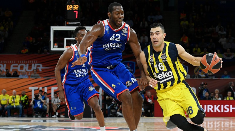 Slukass paliks "Fenerbahce", "Panathinaikos" vienojas ar Čempionu līgas MVP Raisu