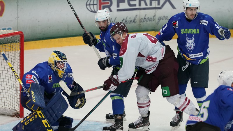 Razgals pēc dalības Latvijas izlasē pamet Rīgas "Dinamo" un pārceļas uz Čehiju