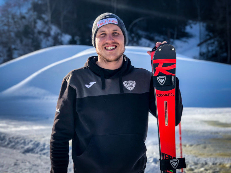 Miks Zvejnieks izcīna 7. vietu FIS slalomā Vācijā