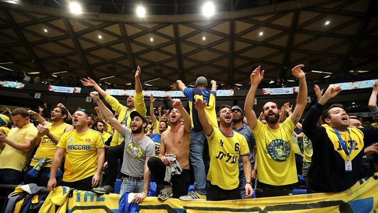 Šmits nespēlē Berlīnē, "Maccabi" pārtrauc "Anadolu Efes" supersēriju