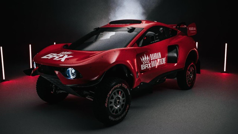 Lēba jaunā komanda prezentē Dakaras rallija mašīnu