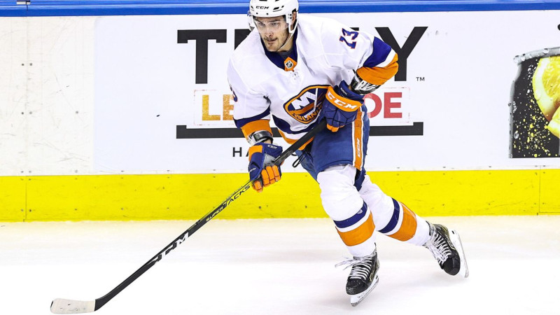NHL pusfināli sākas ar "Islanders" uzvaru pret čempioni "Lightning"