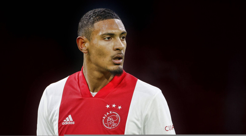 Amsterdamas "Ajax" kļūdas dēļ nepiesaka Eirokausiem kluba rekordpirkumu