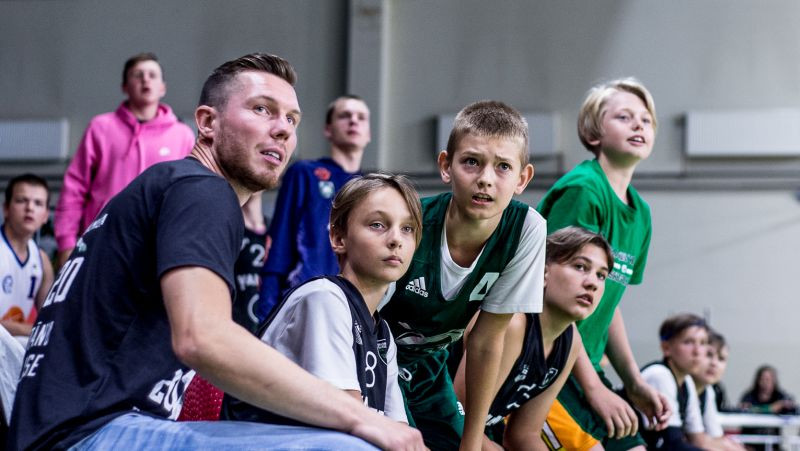 Brāļi Bertāni trešo gadu pēc kārtas organizē "Basketbola meistarklasi" Valmierā