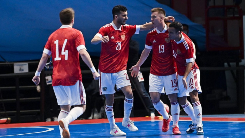 Lietuvai pirmajā Pasaules kausa spēlē sāpīga neveiksme, krievi uzvar ar 9:0