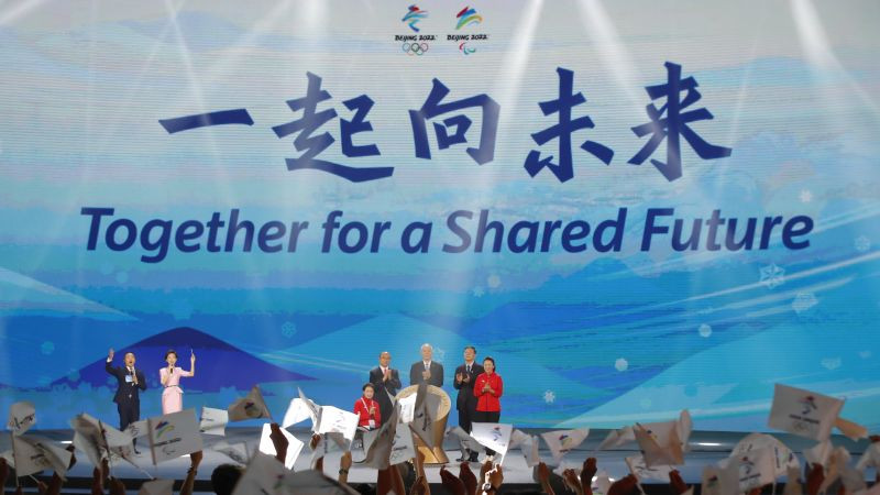 Pekinā bez ārzemju faniem, nevakcinētajiem sportistiem būs jāpavada 21 diena karantīnā