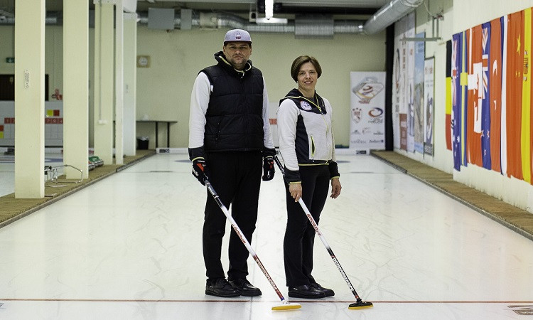 Latvijas kērlinga duets iekļūst olimpisko spēļu kvalifikācijas turnīrā