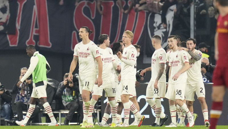 "AC Milan" uzvar Romā un turpina divkauju ar "Napoli"