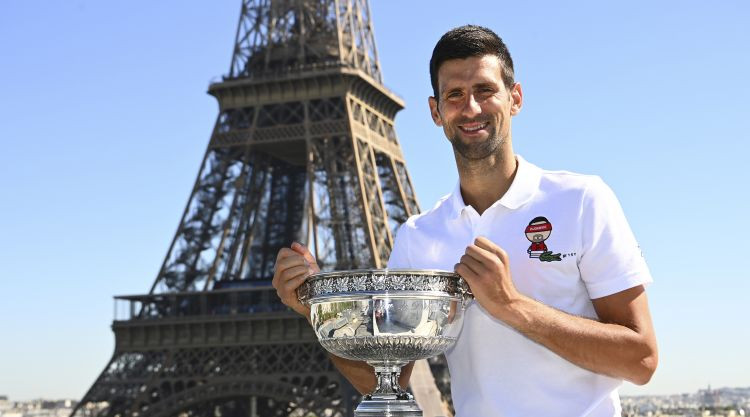 Francija ievieš obligāto vakcinācijas pasi: Džokoviča dalība "Roland Garros" briesmās