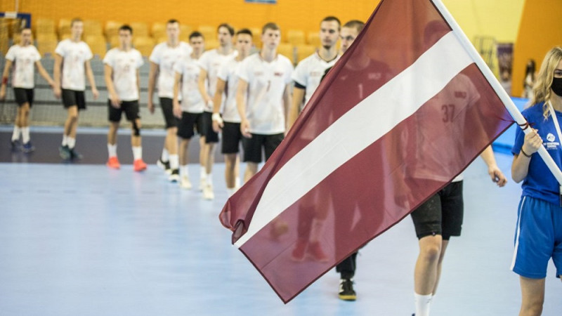 Neveiksmīgs pirmais puslaiks U18 handbolistiem liedz atkārtoti pieveikt lietuviešus