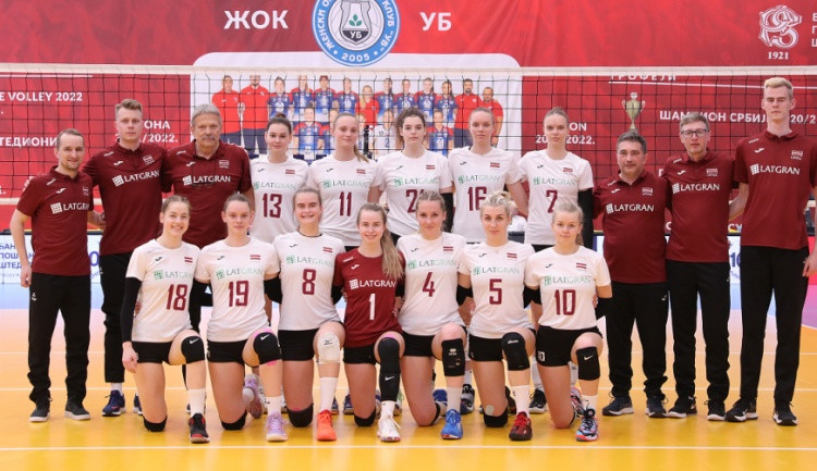 Latvijas U-21 volejbolistes EČ atlases turnīru Serbijā beidz ar zaudējumu mājiniecēm