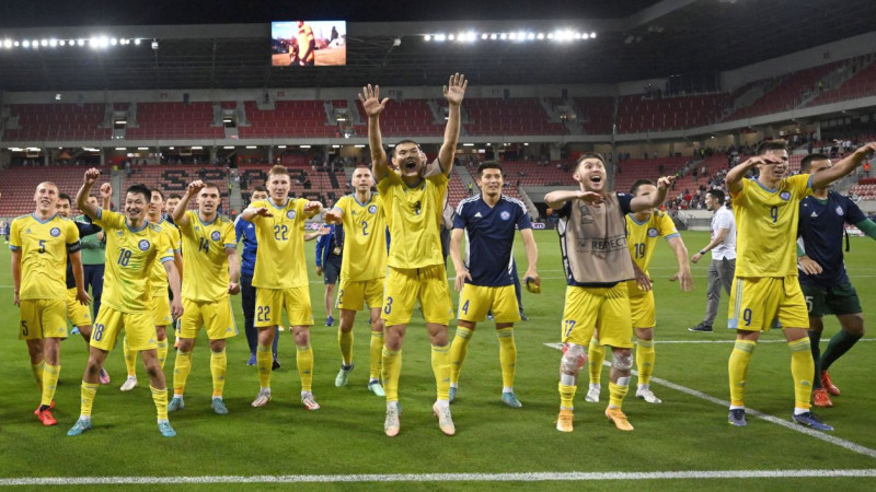 Kazahstāna vēlreiz pieveic Slovākiju, sperot platu soli pretī triumfam C līgā