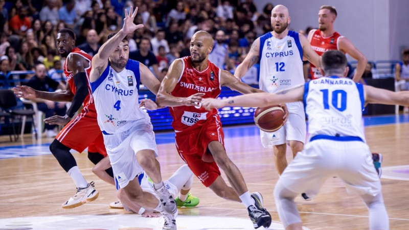 "EuroBasket" priekškvalifikācijā Šveice atduras Kiprā, "Spurs" spēlētājam Peltlam 14+11