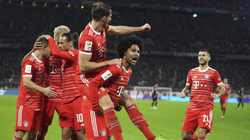 Gnabrī hat-trick, Manē trauma, ''Bayern'' iesit sešus un grauj, Dortmunde zaudē
