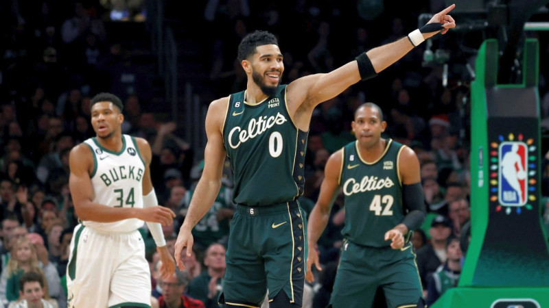 Parīzē uzvar ''Bulls'', fināla atkārtojumā ''Celtics'' papildlaikā pārspēj ''Warriors''