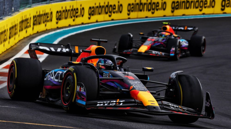 Pirmajos Monako ''Grand Prix'' treniņos ātrākie Sainss un Verstapens