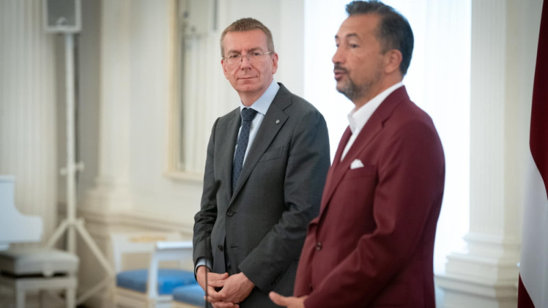 Prezidents Rinkēvičs Rīgas pilī novēl veiksmi Latvijas basketbola izlasei