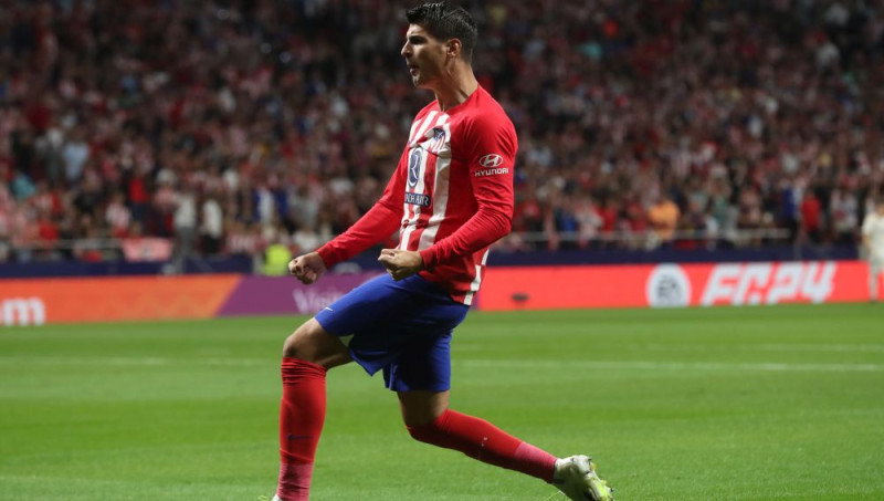 Moratas divi vārti palīdz ''Atletico'' izcīnīt uzvaru Madrides derbijā
