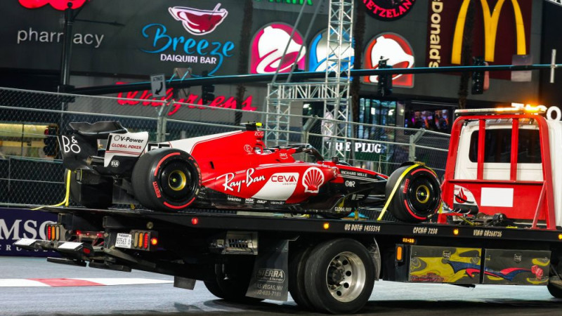 "Ferrari" vadītājs saniknots par Sainsa incidentu Lasvegasas trasē