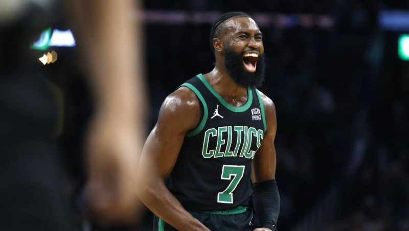 ''Celtics'' bez Porziņģa turpina uzvarēt savā laukumā un revanšējas ''Magic''
