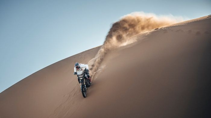 "Africa Eco Race" sods vienam no motociklu klases līderiem, Kjusi piedzīvo drāmu