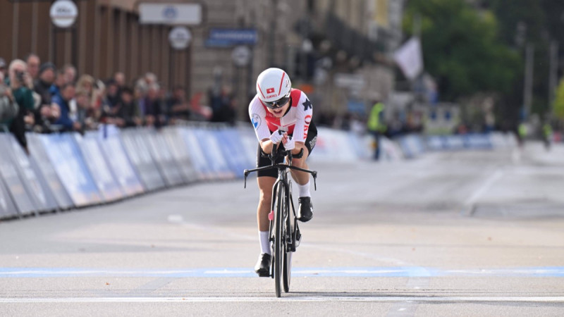 Šveices riteņbraucēja Furere pēc kritiena pasaules čempionātā gājusi bojā