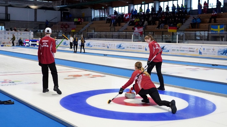 Latvijas kērlinga juniori pasaules čempionātā piedzīvo zaudējumu