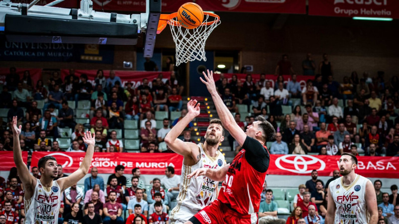 Rodionam Kurucam un Mursijai gluds vakars FIBA Čempionu līgā