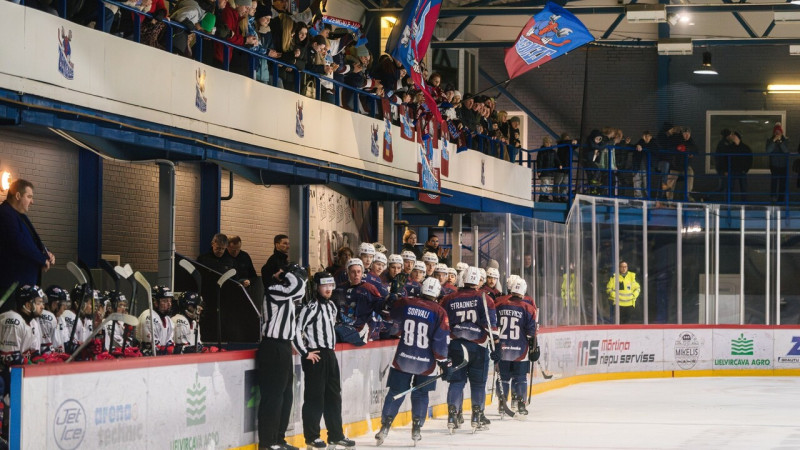 Jelgavnieki ceturto reizi sezonā skolo Rīgas jauniešus