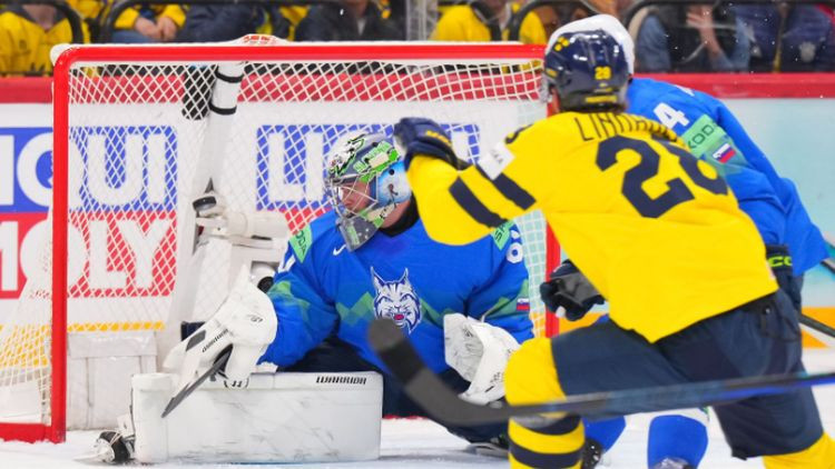 Lindholmam hat-trick, Zviedrijai 60 metieni un 1/4 fināla ceļazīme