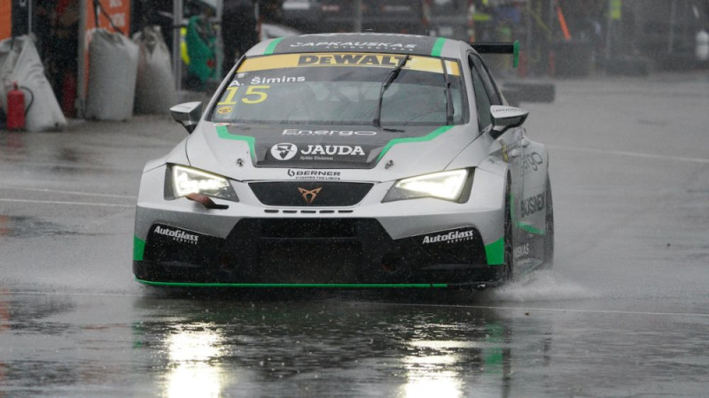 "DeWALT Grand Prix" sacīkstēs Biķerniekos uzvaras arī Latvijas sportistiem