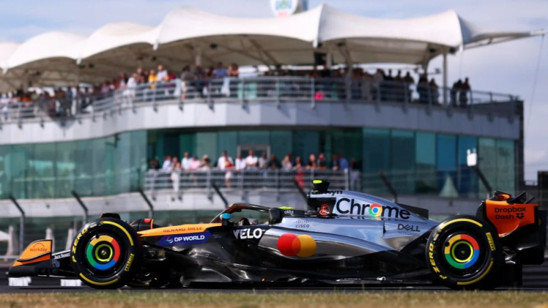 Noriss ātrākais otrajā treniņā Silverstonā, seko "Ferrari" piloti