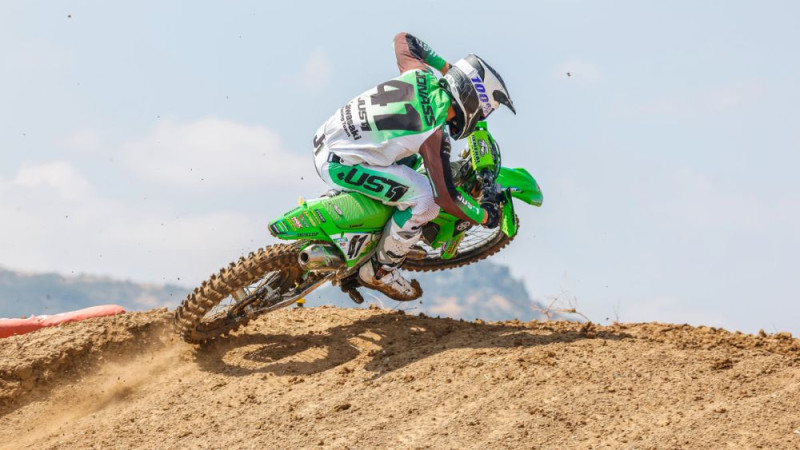 Jonass ar diviem stabiliem braucieniem astotais Turcijas MXGP posmā