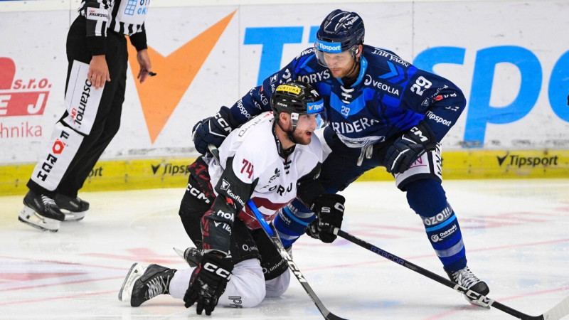 Freibergs ar piespēlēm sekmē Vītkovices atspēlēšanos, Grigals ielaiž četrreiz