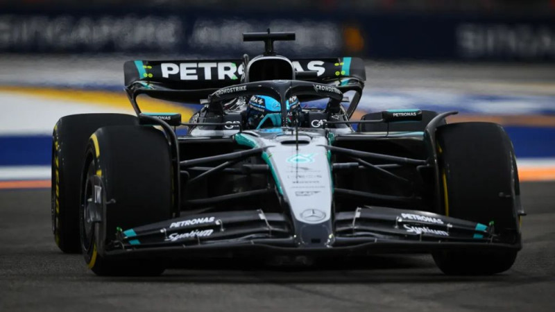 Singapūras F1 posma kvalifikācijā ar lielisku ātrumu uzvar Rasels