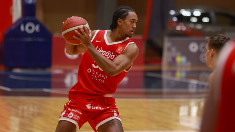 Izlieto ūdeni sasmelt neizdodas: ''Liepājai'' zaudējums Pērnavā