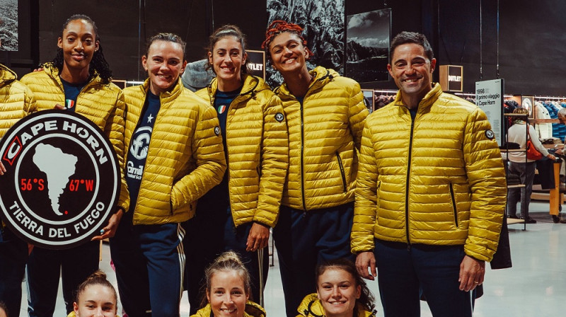 Anetei Šteinbergai dāvana no Ugunszemes un uzvara pār Ungārijas čempioni