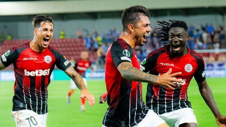 Gibraltāra čempioni šokē poļus, Notingema Daiča debijā beidzot uzvar