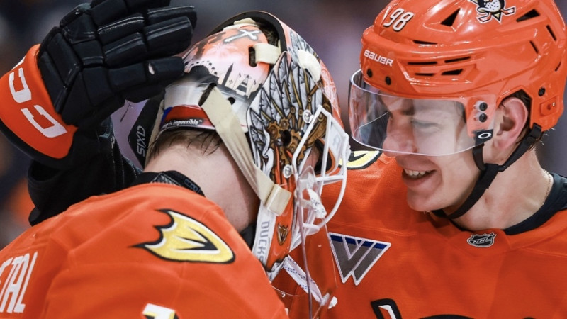 Anaheimas jaunā maiņa tiek galā ar Austrumu konferences līderiem