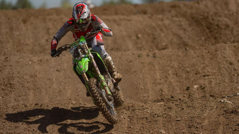 "Kawasaki" piesaka Jonasu dalībai 2026. gada "Hawkstone International" motokrosā