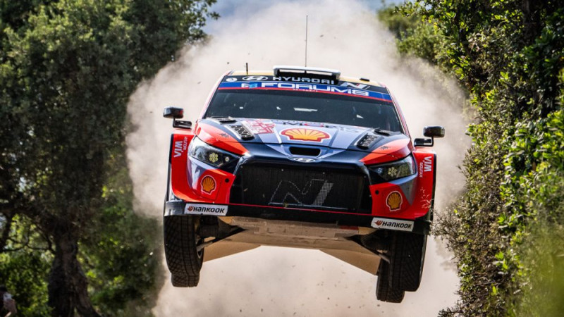 "Hyundai" sola "lielas lietas" un aicina Tanaku palikt komandā