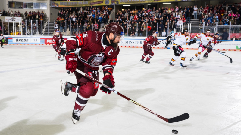 Vītoliņš: "Latvijas čempionātā spēlējošie sevi parādīja labāk nekā bezdarbnieki"