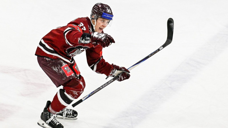 Lapinskis un divi citi latvieši iemet Šveicē, jauneklim Serkinam pirmais punkts