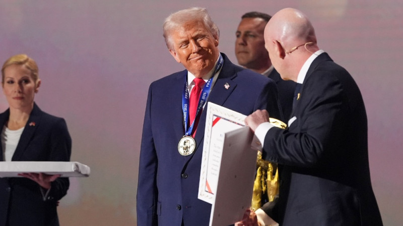 Tramps iegūst jauno FIFA miera balvu