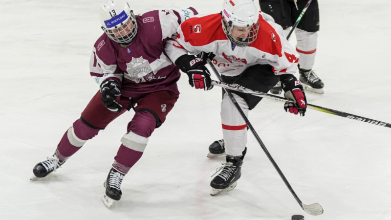 Latvijas hokejistes arī otrajā pārbaudes spēlē uzvar Poliju