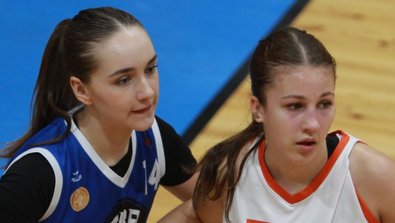 Nadīne Graudiņa un Annika Zālīte divatā iemet 53 punktus "TTT kadetu" uzvarā