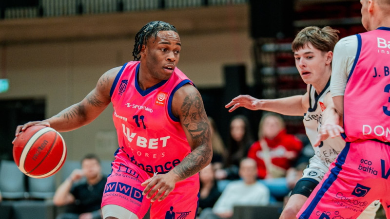 "Rīgas Zeļļi" netiek līdzi liepājnieku sākuma ofensīvai un piekāpjas pirmajā ceturtdaļfinālā